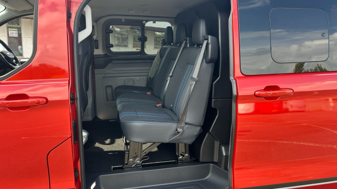 Ford Transit Custom 320 L1 Petrol Fwd 2.5 PHEV 232ps H1 Double Cab Van Sport Auto - Image 5
